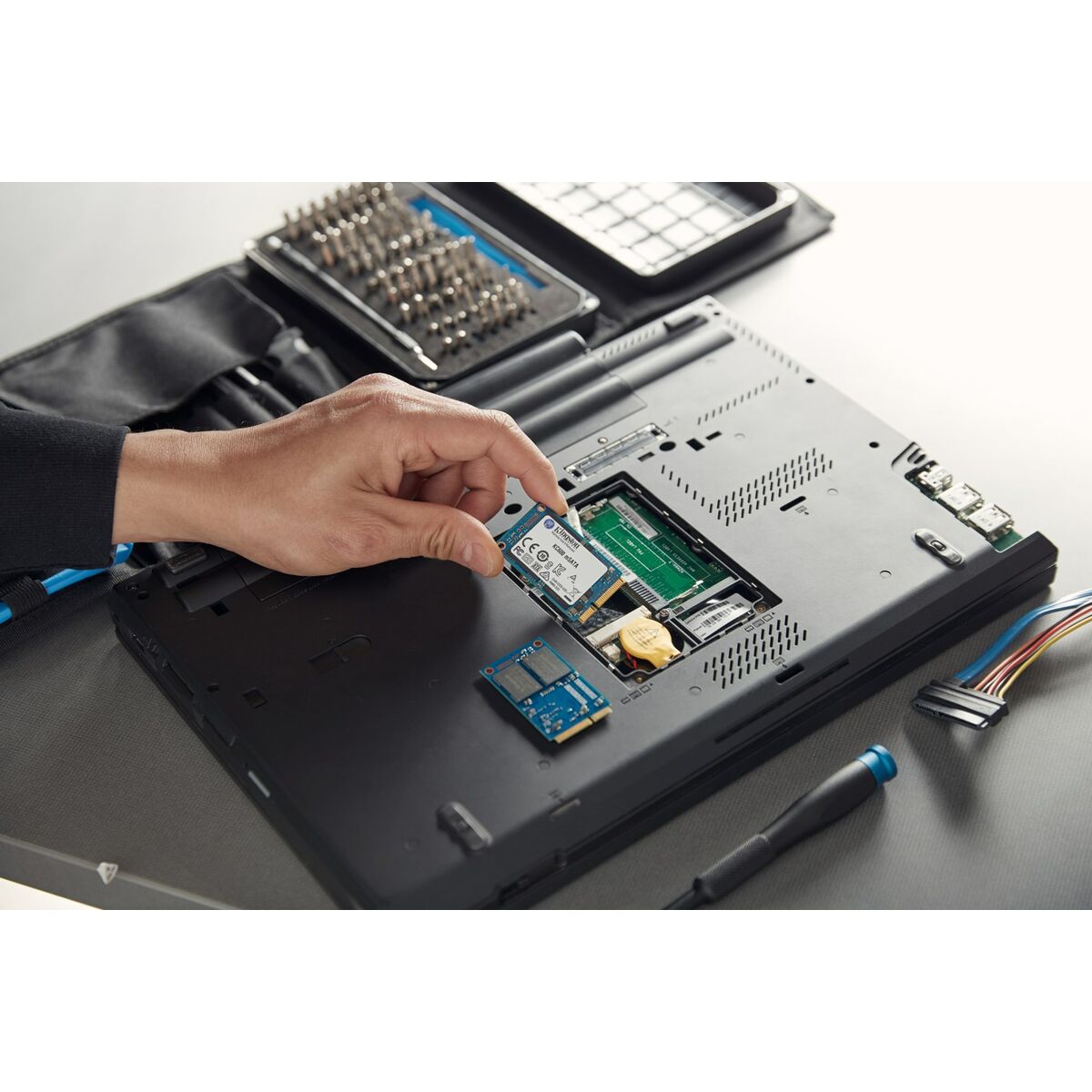 V6H4AC428E2C685762F43F9C52AAF6D0D2DR6428050P6