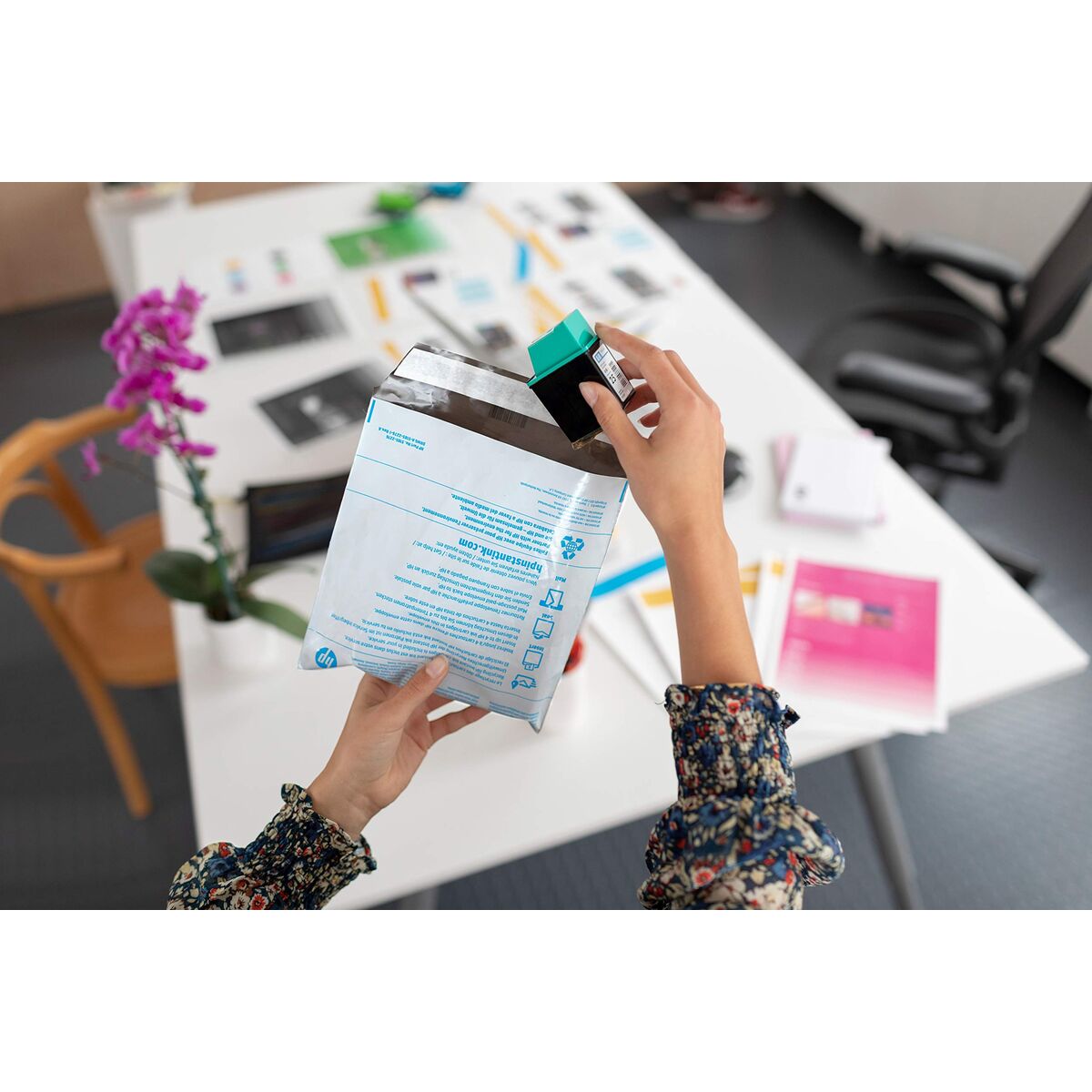 V4H3F3A36F203AB5C490E4F1E12EC94007BR7404259P8