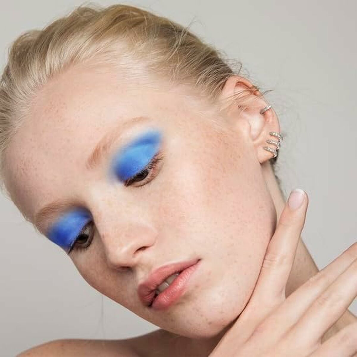 V6HED76A01E23F0422951A8CCCBC12F768BR4704878P2