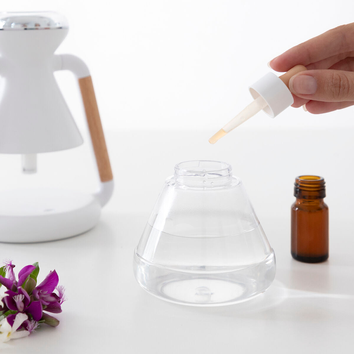 Humidificador Difusor de Aromas e Carregador Sem Fios 3 em 1 Misvolt InnovaGoods